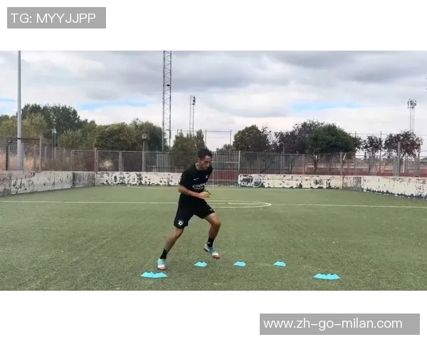 球星日常足球训练全记录 技能提升与体能锻炼并重 球星日常足球训练全记录 技能提升与体能锻炼并重