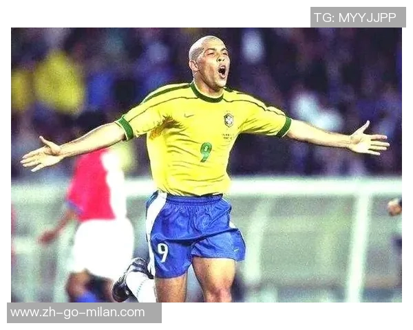 足球场上的传奇与荣耀：球星图像背后的故事与精彩瞬间